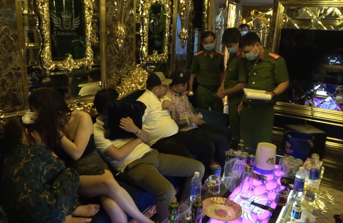 Hàng chục nam nữ thanh niên chơi ma túy tập thể ở nơi Hải 'Bạch' bị bắn chết