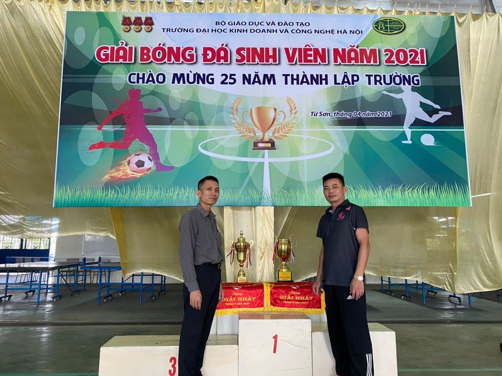 Khai mạc giải bóng đá sinh viên HUBT năm 2021