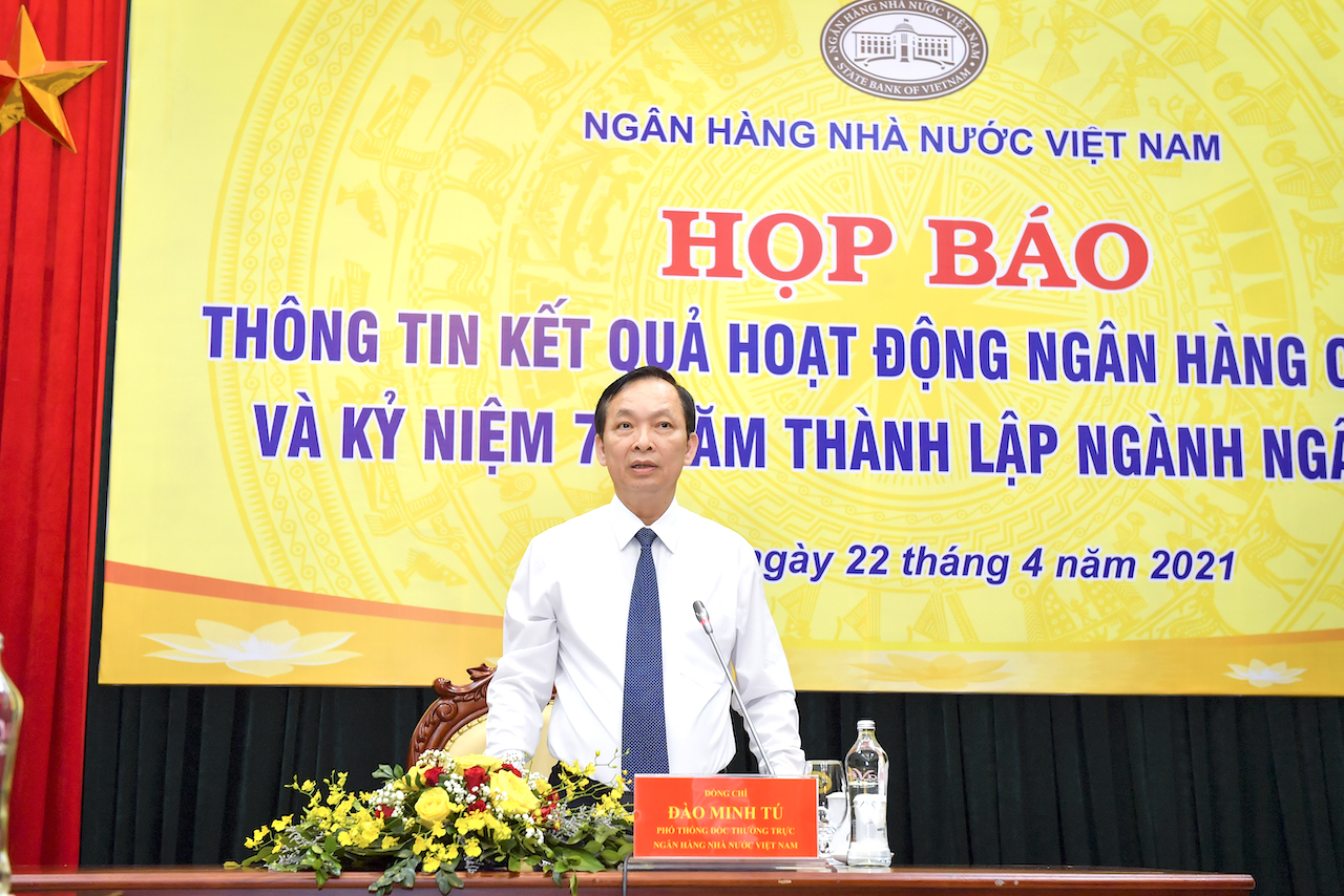 Kiểm soát chặt tín dụng trong lĩnh vực tiềm ẩn rủi ro như BĐS, chứng khoán