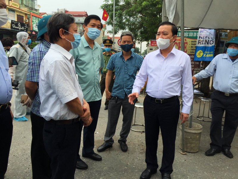 Phó Chủ tịch Hà Nội yêu cầu các địa phương hỗ trợ kịp thời người dân vùng cách ly