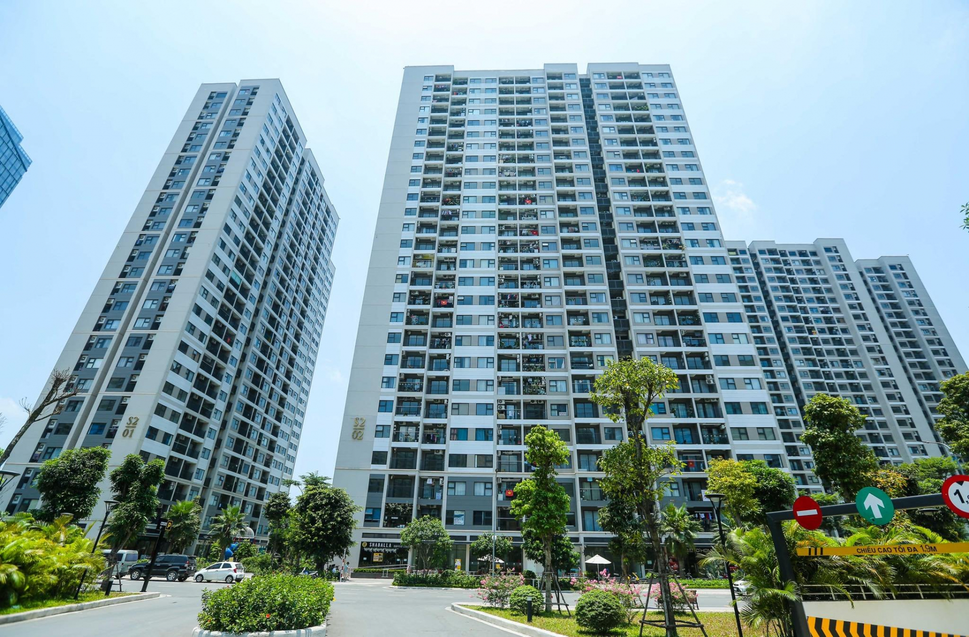 Chùm ảnh: Cận cảnh phong tỏa tòa chung cư Ocean Park do liên quan đến ca Covid-19