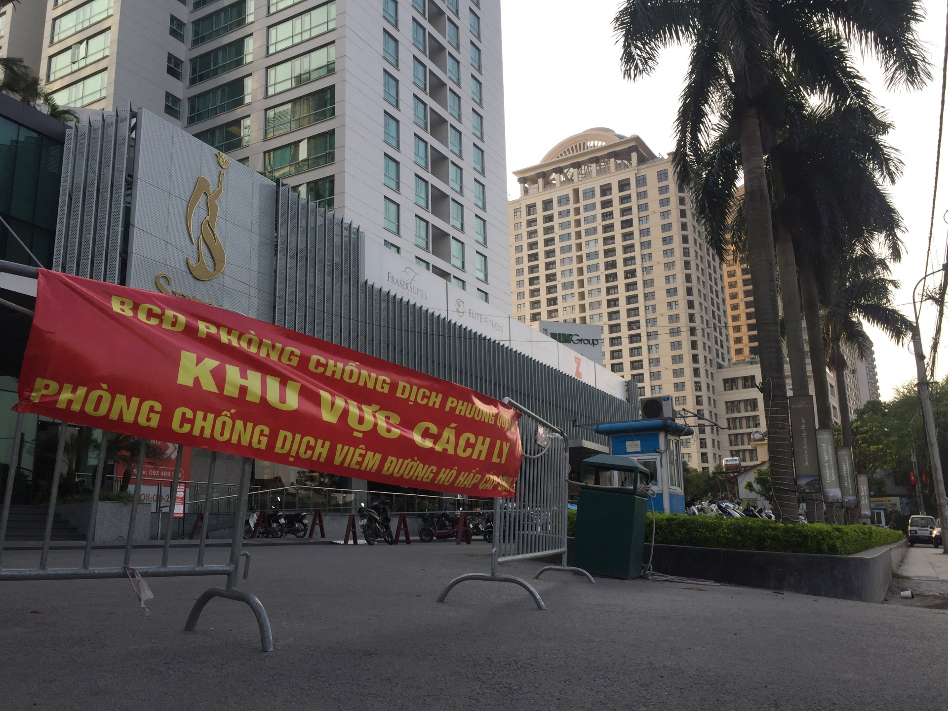 Hà Nội: Tạm thời phong tỏa tòa nhà Fraser Suites