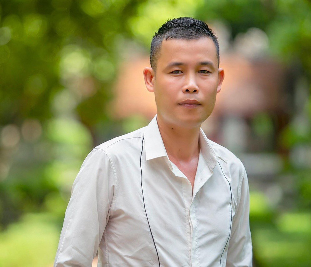 Nghệ sĩ Hiệp Gà gây phẫn nộ vì dùng ngôn từ chợ búa để bình phẩm về bà Phương Hằng