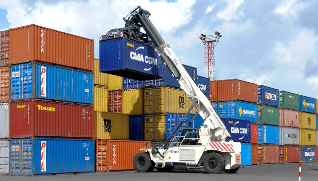 Các doanh nghiệp logistics đang chật vật vì cước vận tải biển tăng 'chóng mặt'