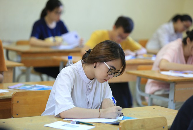 Đề thi và đáp án môn Vật Lí THPT Quốc gia 2021 mã đề 211