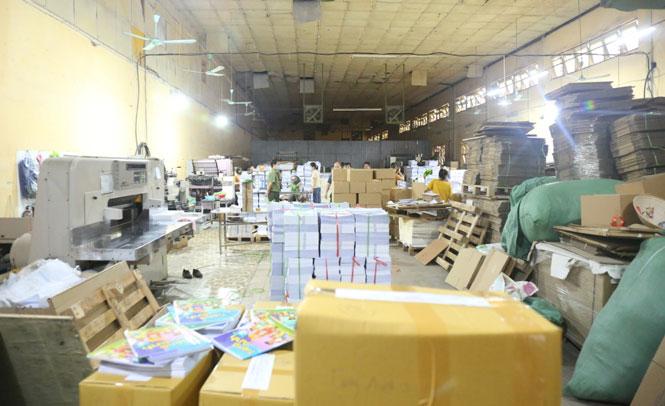 Hà Nội: Phát hiện 2 xưởng in lậu gần 50.000 cuốn sách giáo khoa