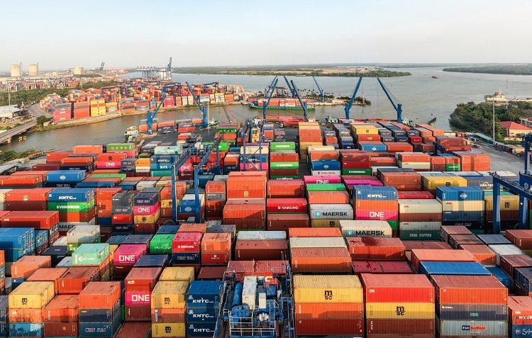 Cảng Cát Lái tạm ngưng tiếp nhận hàng hóa do container tồn đọng quá lớn