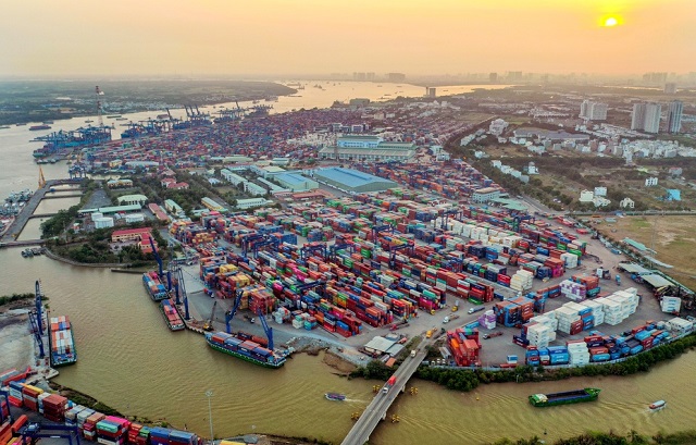 Bộ Công thương kiến nghị 6 giải pháp gỡ khó tình trạng ùn tắc hàng hóa tại cảng Cát Lái