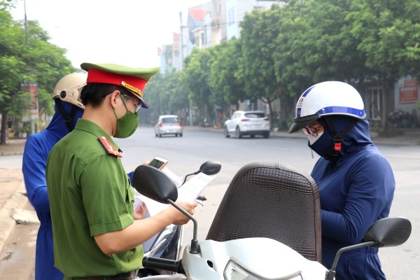 Phạt hơn 1,7 tỷ đồng các trường hợp vi phạm quy định giãn cách trong 24h