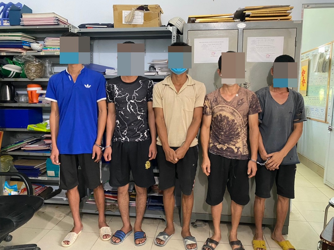 Hà Nội: Bất chấp giãn cách, 8 đối tượng vẫn tụ tập đánh bạc