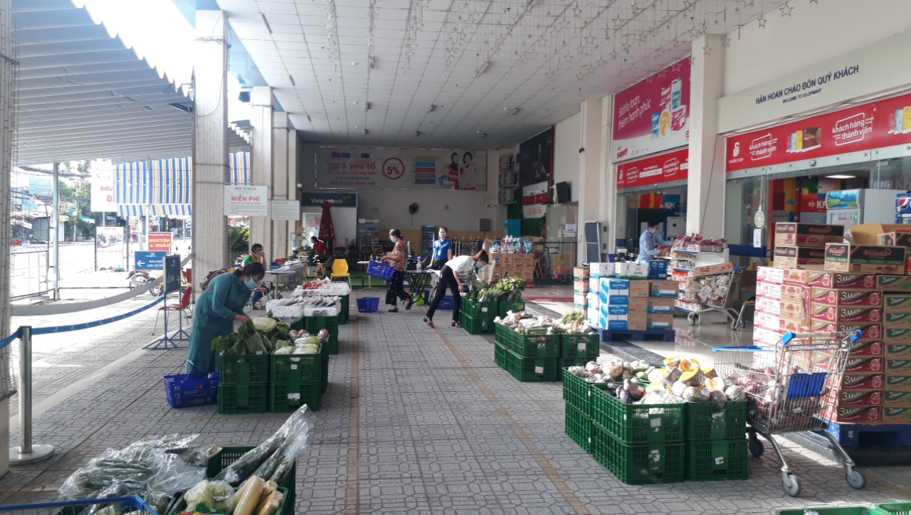 Cần Thơ áp dụng mô hình bán hàng thông minh 'mang chợ ra không gian thoáng'