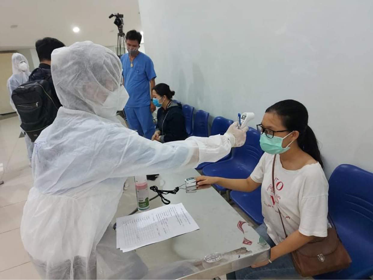 Ai cần khám sàng lọc kỹ trước khi tiêm vắc xin COVID-19 ?