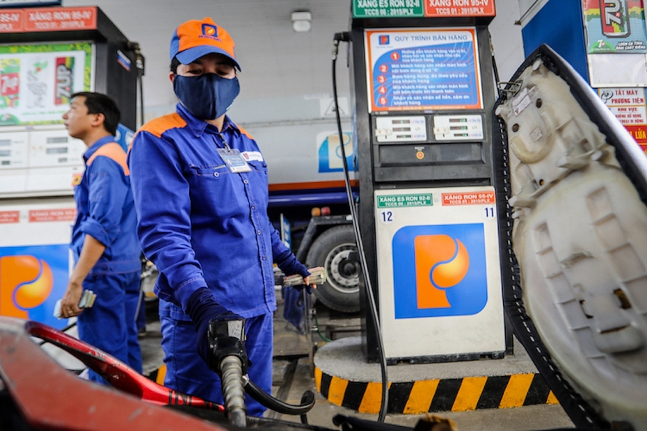 Giá xăng tiếp tục giữ nguyên, giá dầu giảm nhẹ