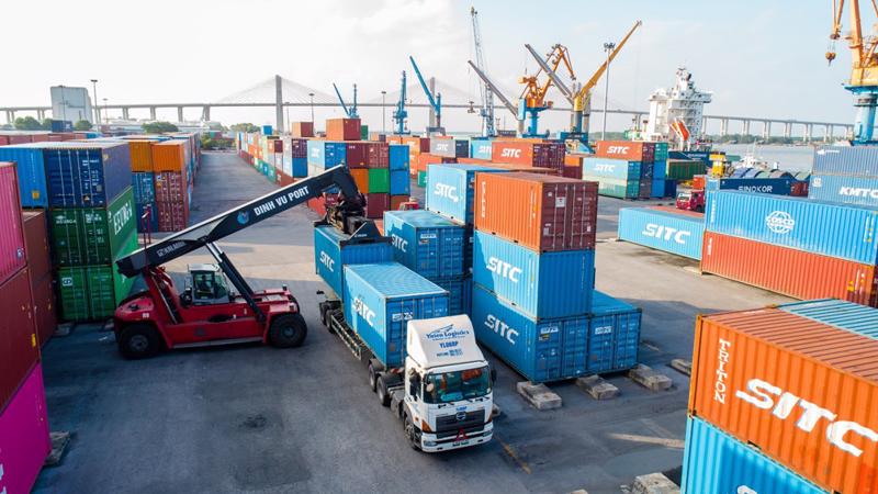 Đề xuất giảm phí lưu container, lưu kho, lưu bãi hàng hóa hỗ trợ doanh nghiệp