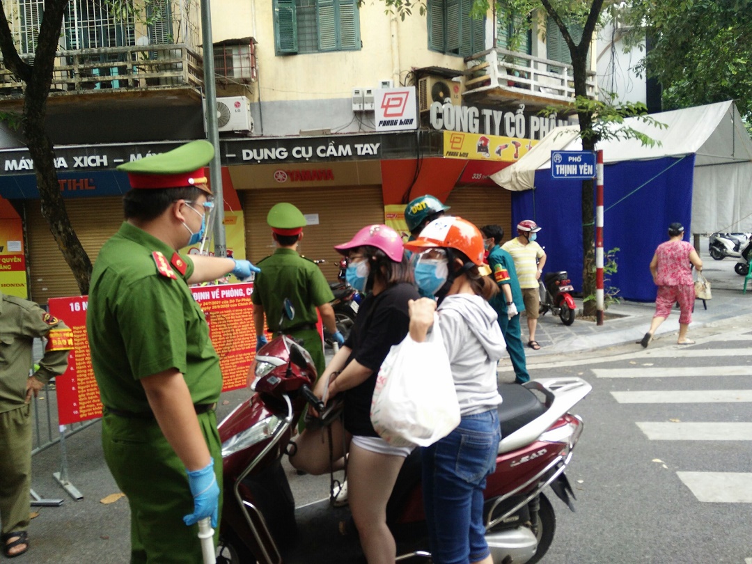 Hà Nội: Yêu cầu gần 3.000 phương tiện quay đầu trong 24h