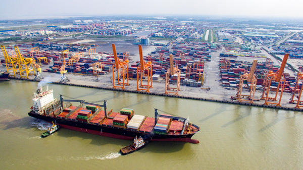 Bộ Công Thương hỏa tốc kiến nghị Thủ tướng mở ‘luồng xanh’ cho vận tải đường thủy