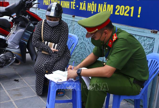 Hà Nội xử phạt gần 800 trường hợp vi phạm về phòng, chống dịch trong 24h