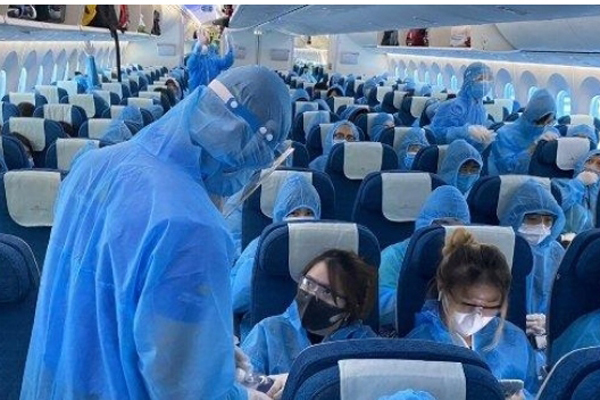 Từ 1/9, chỉ xếp lịch bay cho người lái tàu bay, tiếp viên hàng không tiêm đủ 2 mũi vắc xin phòng COVID-19