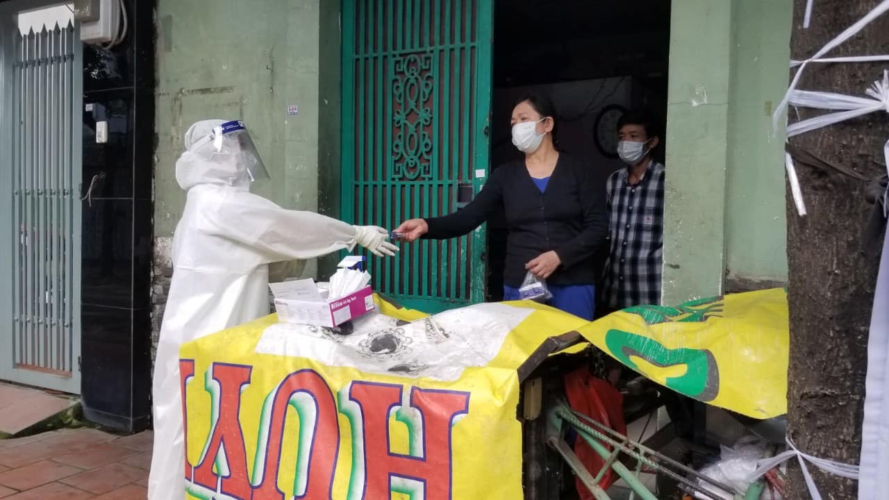 Triển khai chăm sóc, điều trị F0 sau tự xét nghiệm tại nhà