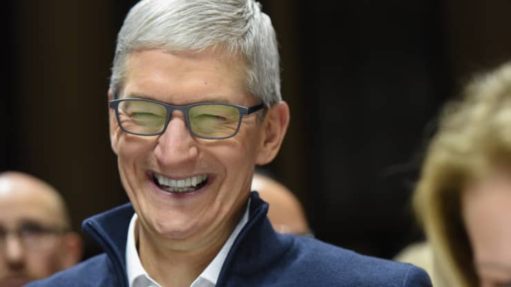 Nhà đầu tư lãi bao nhiêu nếu chi 1.000 USD mua cổ phiếu Apple từ 10 năm trước?