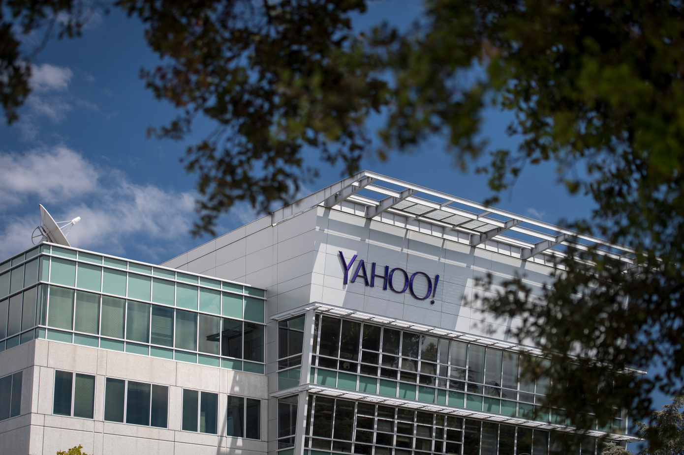 Yahoo lại đổi chủ!
