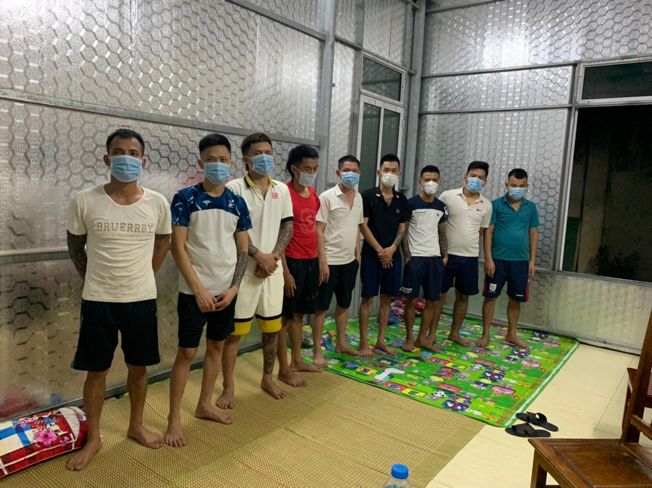 Phá 'xới' bạc có nhiều đối tượng có tiền án, tiền sự giữa mùa dịch