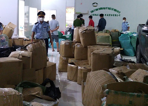 Phát hiện và tạm giữ hàng nghìn sản phẩm thuốc, thiết bị vật tư y tế vi phạm