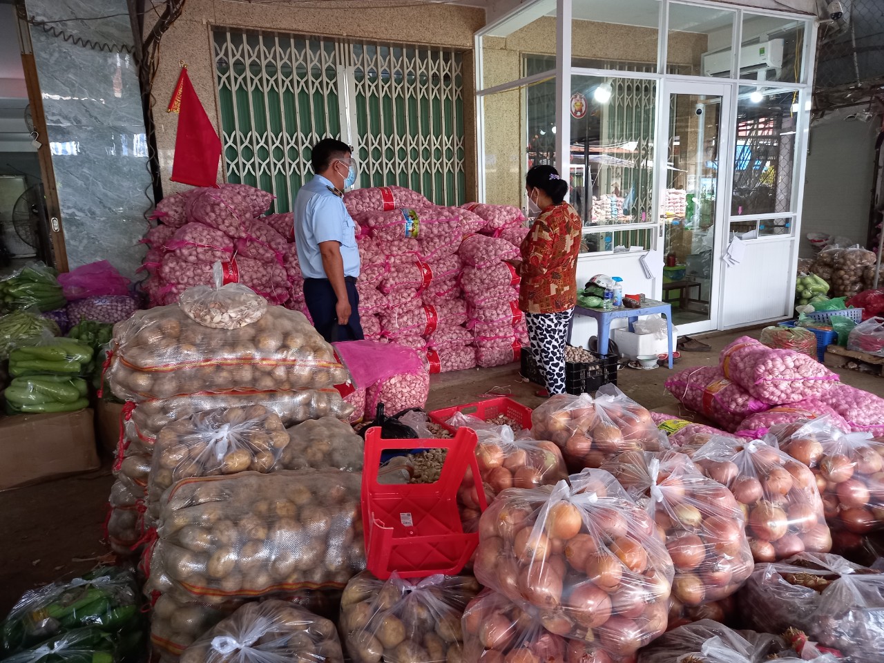 Phát hiện 4,2 tấn tỏi Trung Quốc vi phạm nhãn tại Tiền Giang