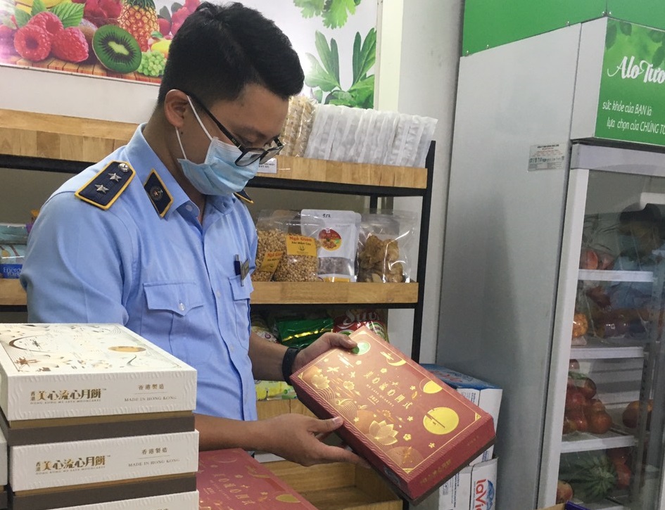 2.000 bánh Trung thu vi phạm bị tiêu hủy tại Bắc Ninh