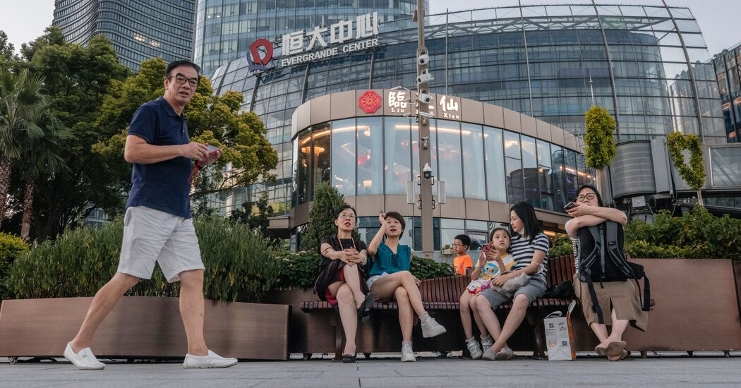 Vì sao khủng hoảng Evergrande không đủ sức làm chao đảo kinh tế toàn cầu như Lehman Brothers?