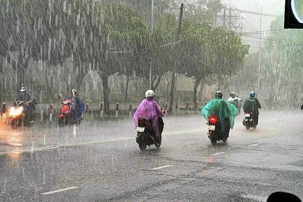 Cả nước trời nhiều mây, nhiều khu vực có mưa, Hà Nội mưa to