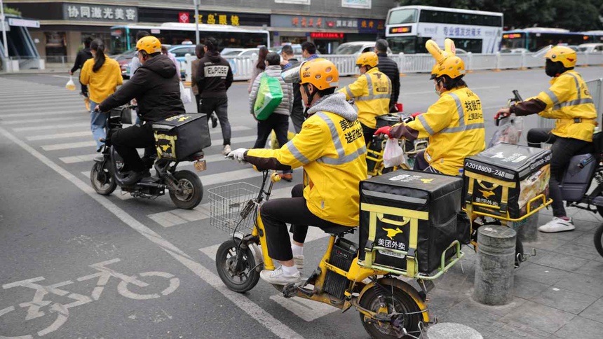 Hãng giao đồ ăn lớn nhất Trung Quốc bị phạt hơn nửa tỷ USD vì độc quyền