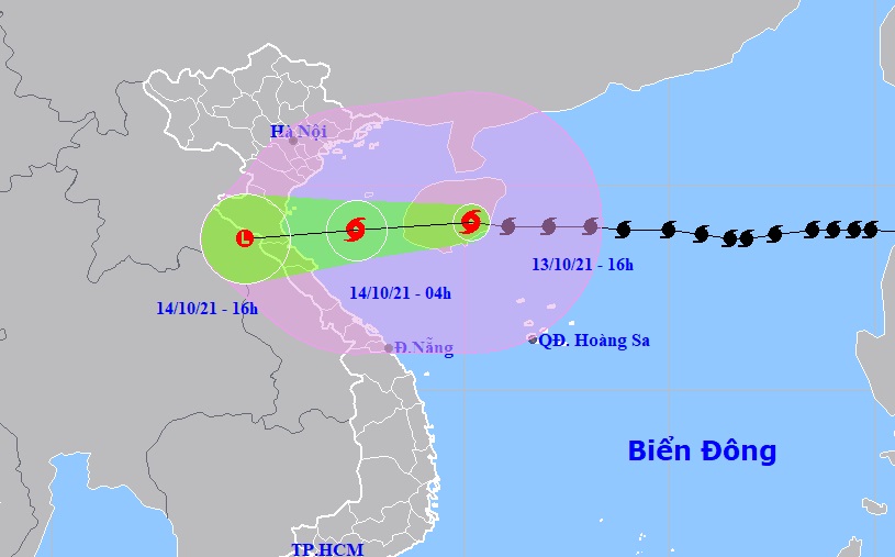 Cường độ bão số 8 bắt đầu suy giảm