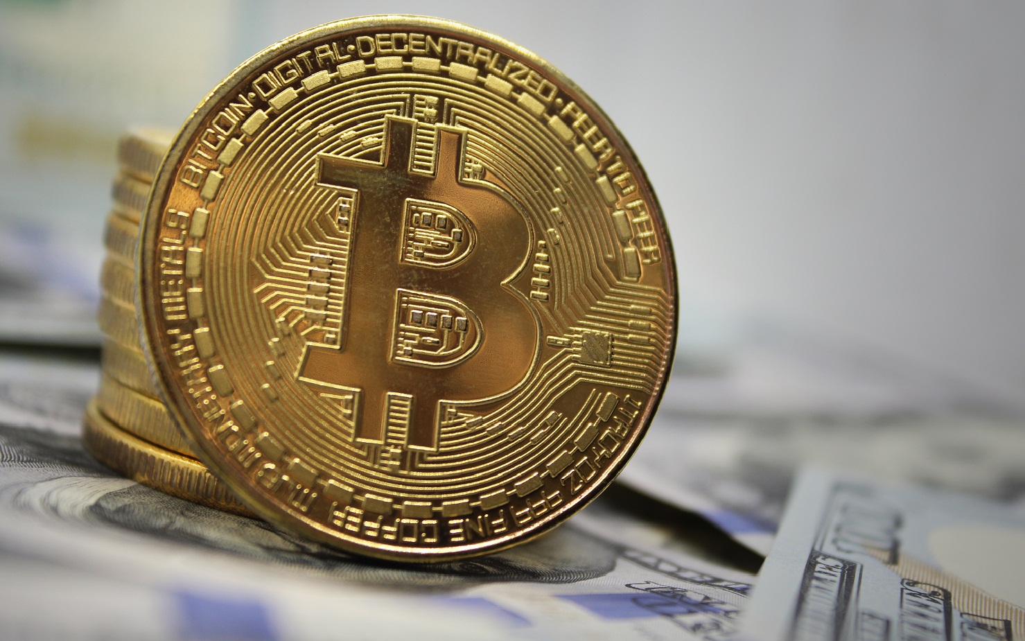 Bitcoin bùng nổ, tăng lên mức cao nhất trong 5 tháng qua