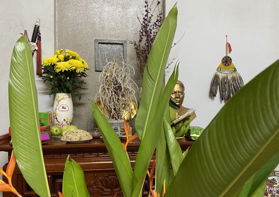 Giới thiệu bài thơ: Quấn Vòng Thương Nhớ Về Cha Ngày Trần