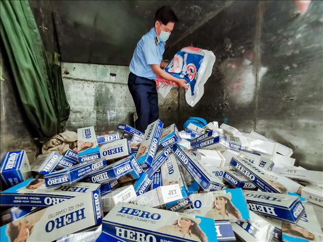 Ngăn chặn gần 1.500 bao thuốc lá lậu khi qua địa bàn Cần Thơ