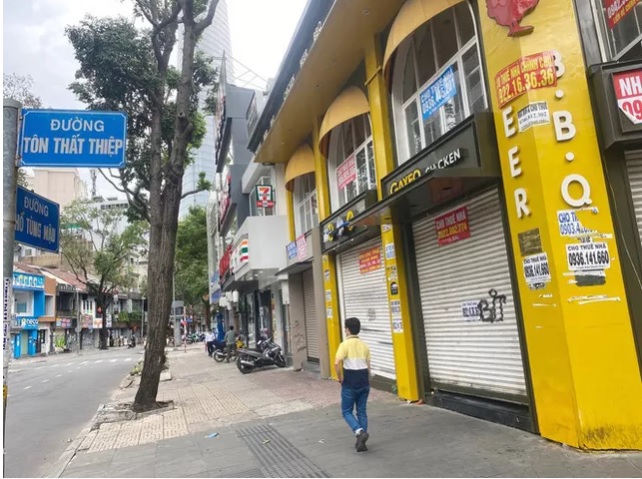 Sốc vì chủ mặt bằng không giảm tiền thuê do COVID-19 còn đòi tăng giá
