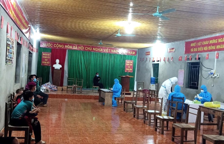 Hà Giang: Một thôn có 8 gia đình cả nhà mắc COVID-19