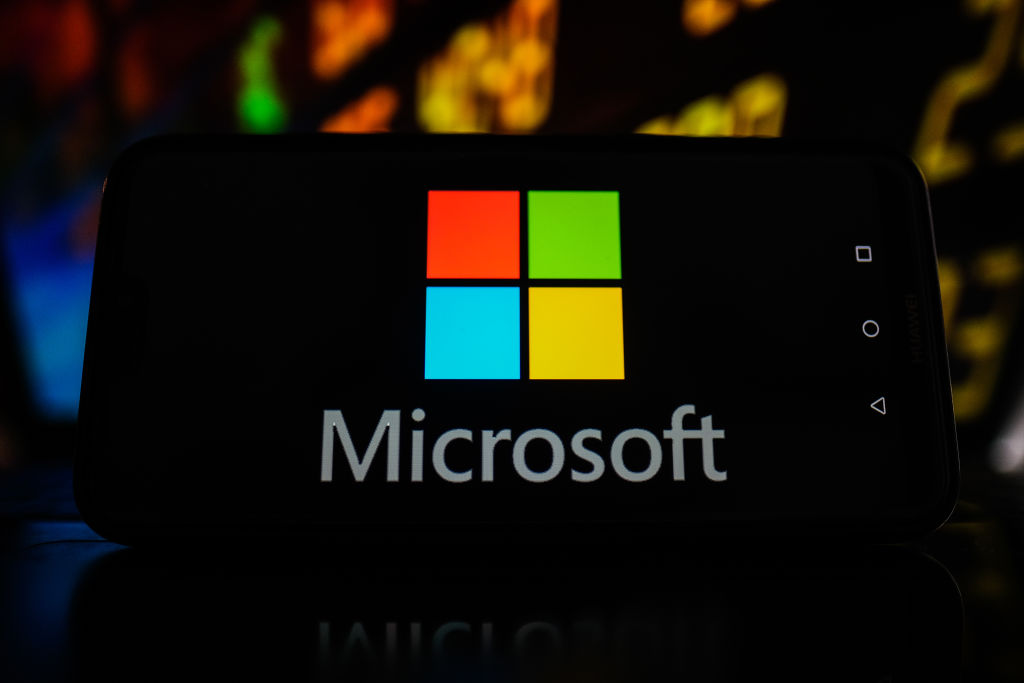 Vượt Apple, Microsoft giành lại danh hiệu công ty có giá trị nhất thế giới