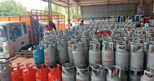 Đầu tháng, giá gas tiếp tục tăng cao