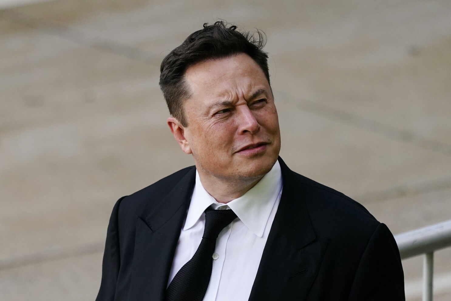 Vốn hóa Tesla giảm mạnh, tài sản Elon Musk ‘bốc hơi’ 50 tỷ USD chỉ trong 2 ngày