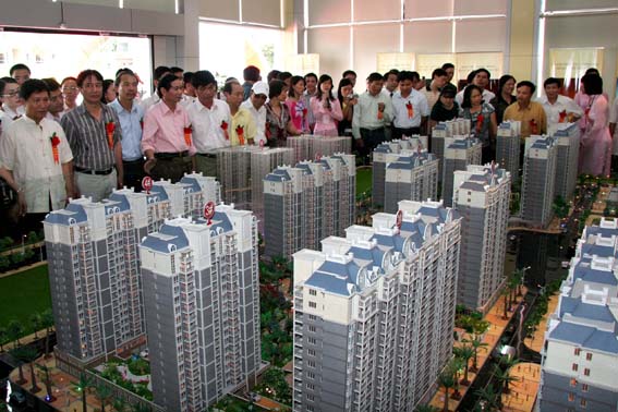 HoREA: Giá nhà sẽ tăng cao nếu bắt buộc mua qua sàn