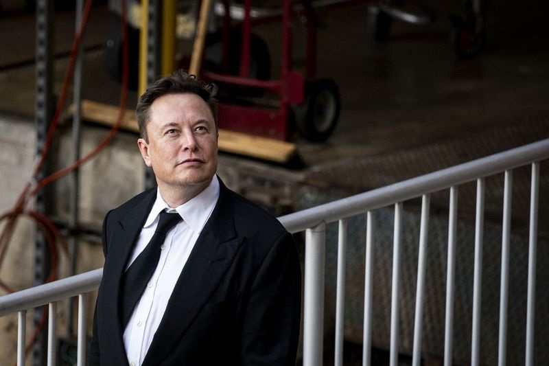 Thuế không phải là lý do duy nhất khiến Elon Musk bán cổ phiếu Tesla