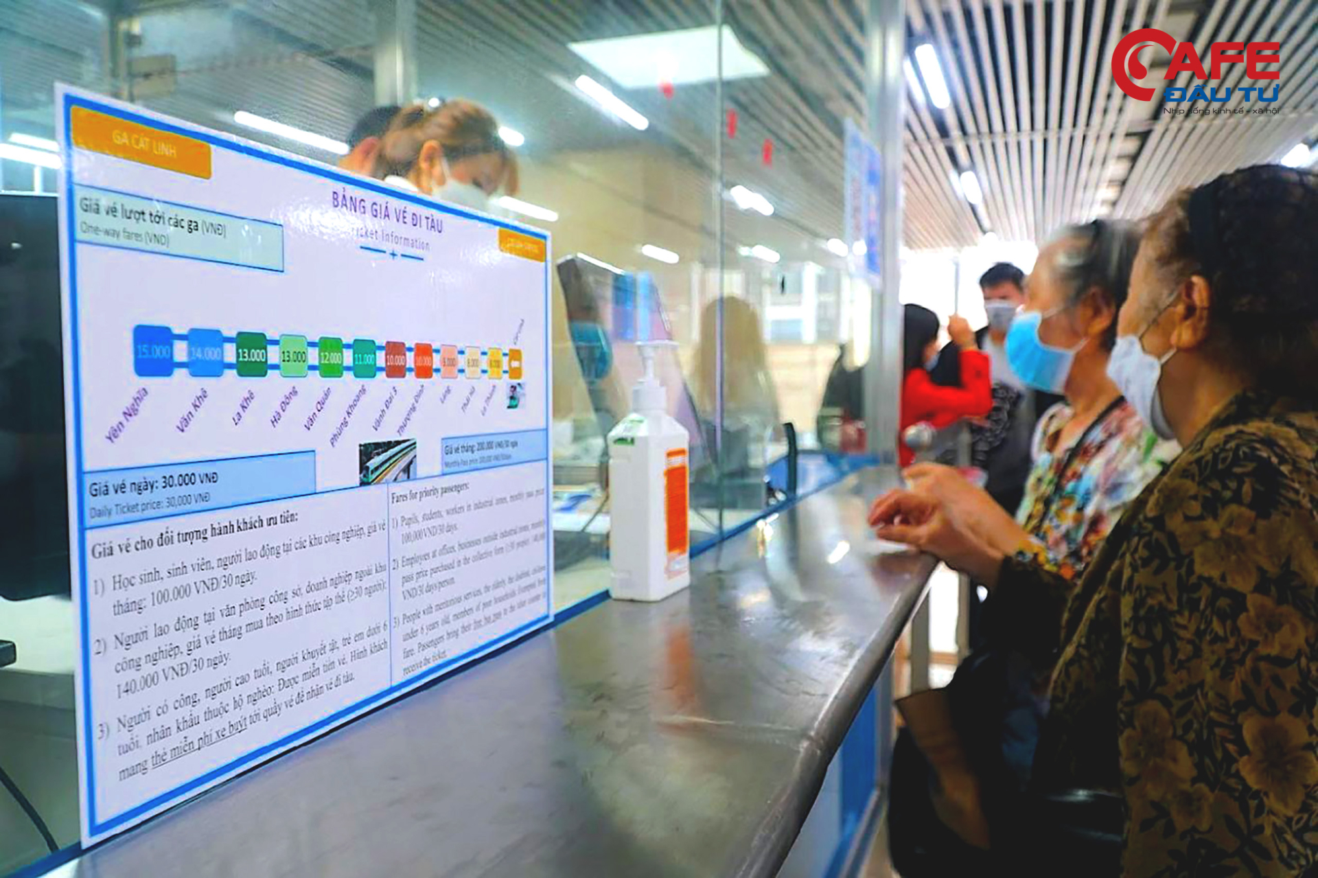Tàu điện Cát Linh - Hà Đông ngày đầu tiên chính thức bán vé
