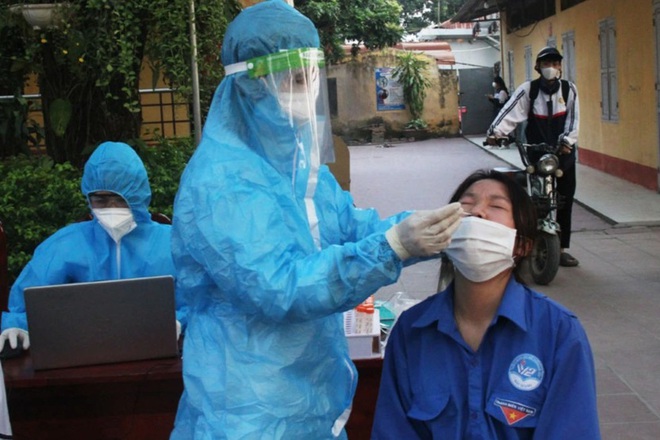 1 trong 4 học sinh Bắc Giang sốc phản vệ sau tiêm vắc xin đã tử vong