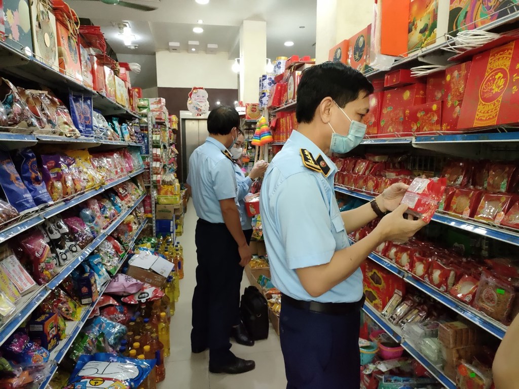 Tăng cường xử lý việc sản xuất, kinh doanh thực phẩm kém chất lượng dịp Tết