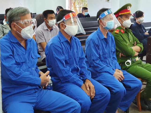 Ông trùm Trịnh Sướng thừa nhận hưởng lợi bất chính 800 đồng/lít xăng giả
