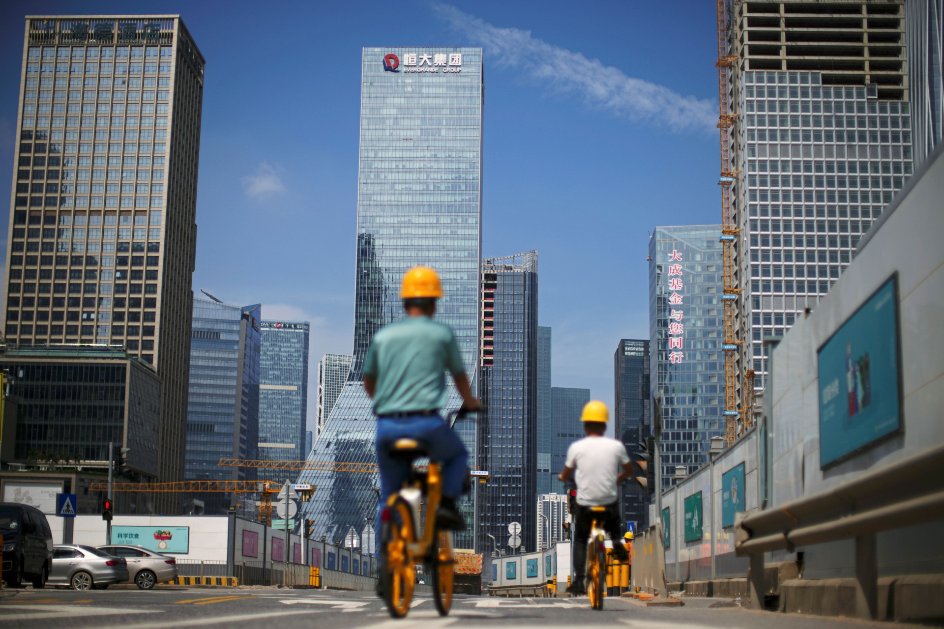 Những câu hỏi lớn về thị trường tài chính toàn cầu năm 2022