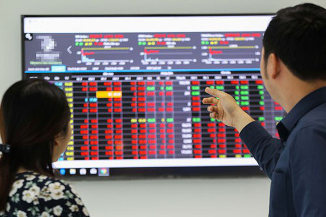 Cổ phiếu ngân hàng đè nặng, Vn-Index quay đầu giảm 