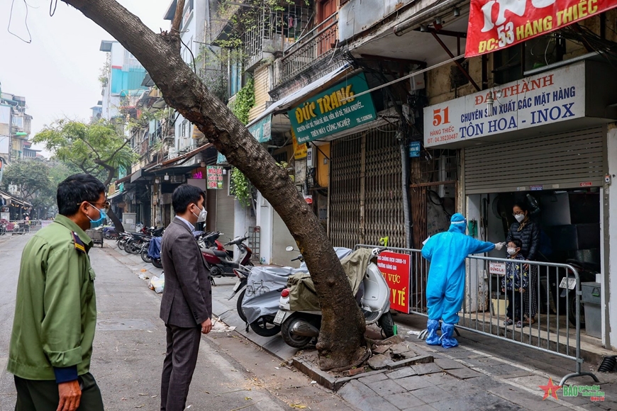 Hà Nội: 8 quận, 67 xã phường đang thuộc VÙNG CAM
